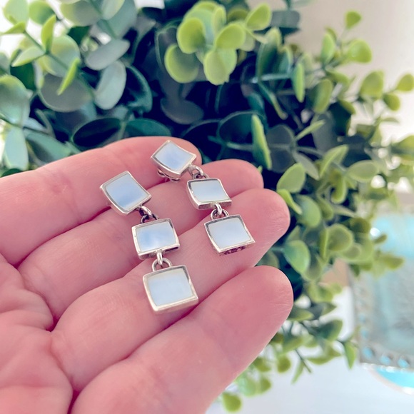 Sally C Treasures SX 925 Sterling Silver Mother of Pearl square Earrings MOP HSN - Picture 2 of 4